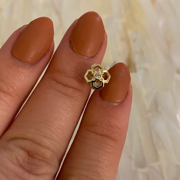 Kendra Scott Rue Gold - Picture 3 of 4